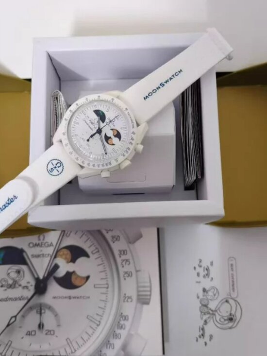Swatch Omega Bioceramic Mission to earthphase moonshine cold moon White main image 5